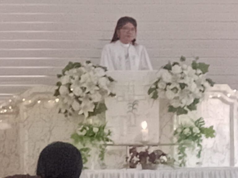 Ibadah Paskah Jemaat GMIM Eben Haezer Kombos, Pdt Yuliana: Jadilah Maria Magdalena Mengabarkan Injil Kebenaran Bukan Gosip dan Hoaks