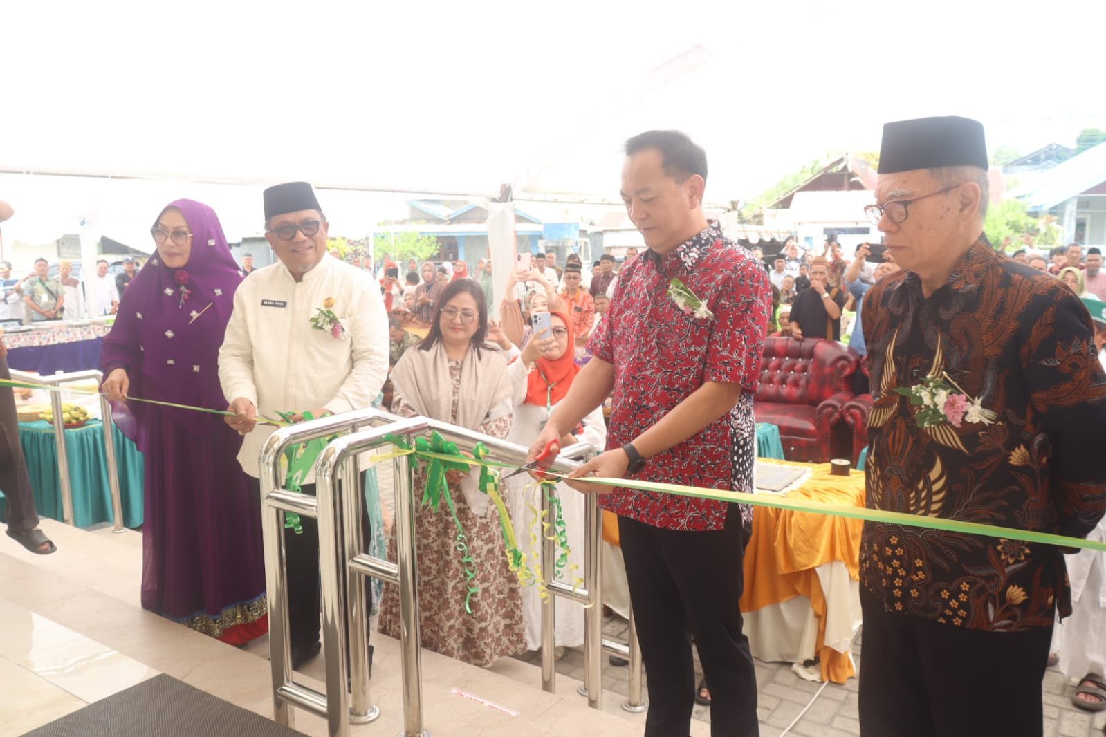 Wali Kota Caroll Senduk Resmikan Masjid Nurul Iman Kampung Jawa