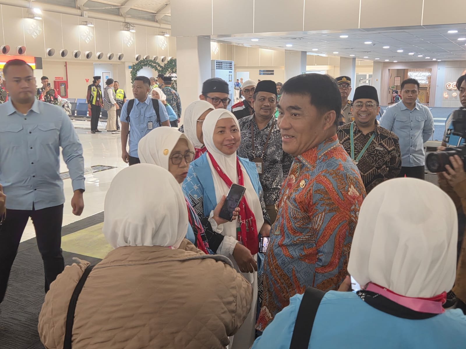 ‎‎Pemberangkatan Calon Jamaah Haji Sulawesi Utara Melalui Bandara Sam Ratulangi Menuju Embarkasi Balikpapan