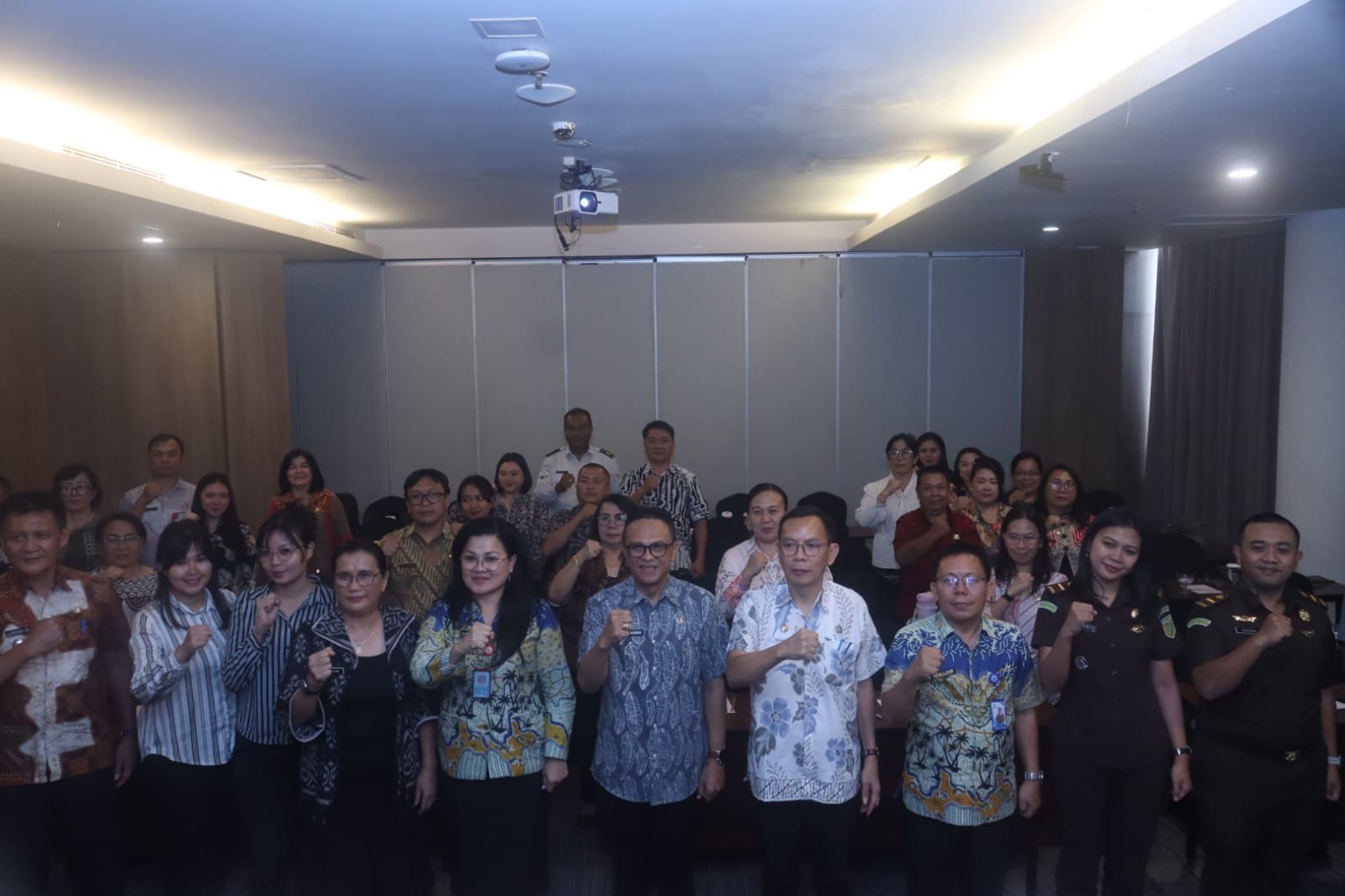 Wujudkan Komitmen Kualitas Perlindungan Anak, DP3A Kota Tomohon Gelar Pelatihan