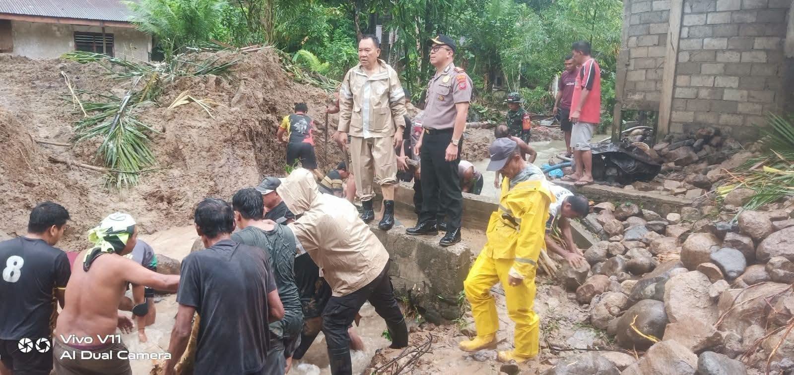 Hujan Deras Sebabkan Rumah Rusak, Kampung Laine Terendam Hingga Setinggi Leher Orang Dewasa