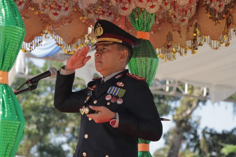 Kapolres Kotamobagu AKBP Irwanto Pimpin Upacara HUT Bhayangkara ke-80 di Alun-alun Boki Hontinimbang