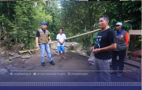 Bupati  Michael Thungari Turun di Lokasi Bencana Lelipang dan Binala, Salurkan Bantuan Tanggap Darurat