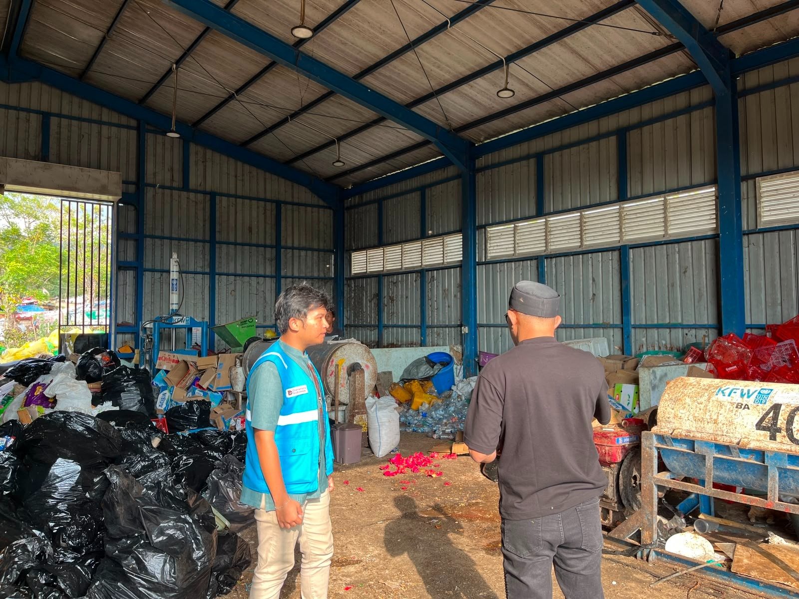 Kinerja PLN Hadirkan Manfaat Berkelanjutan, Program TJSL Ubah Sampah Menjadi Harapan di TPA Kawatuna