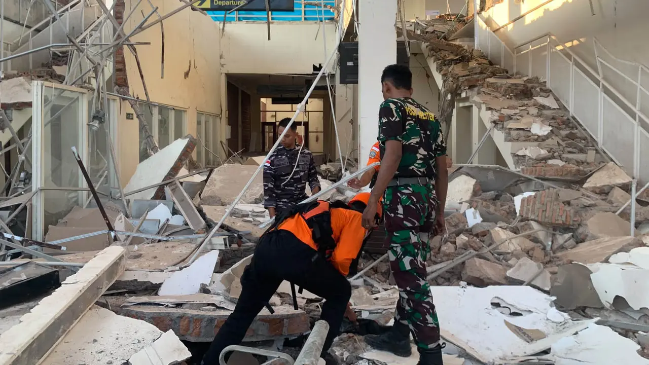 Gempa Magnitudo 7,7 di NTT, Dua Orang Tewas Tertimpa Reruntuhan Bangunan
