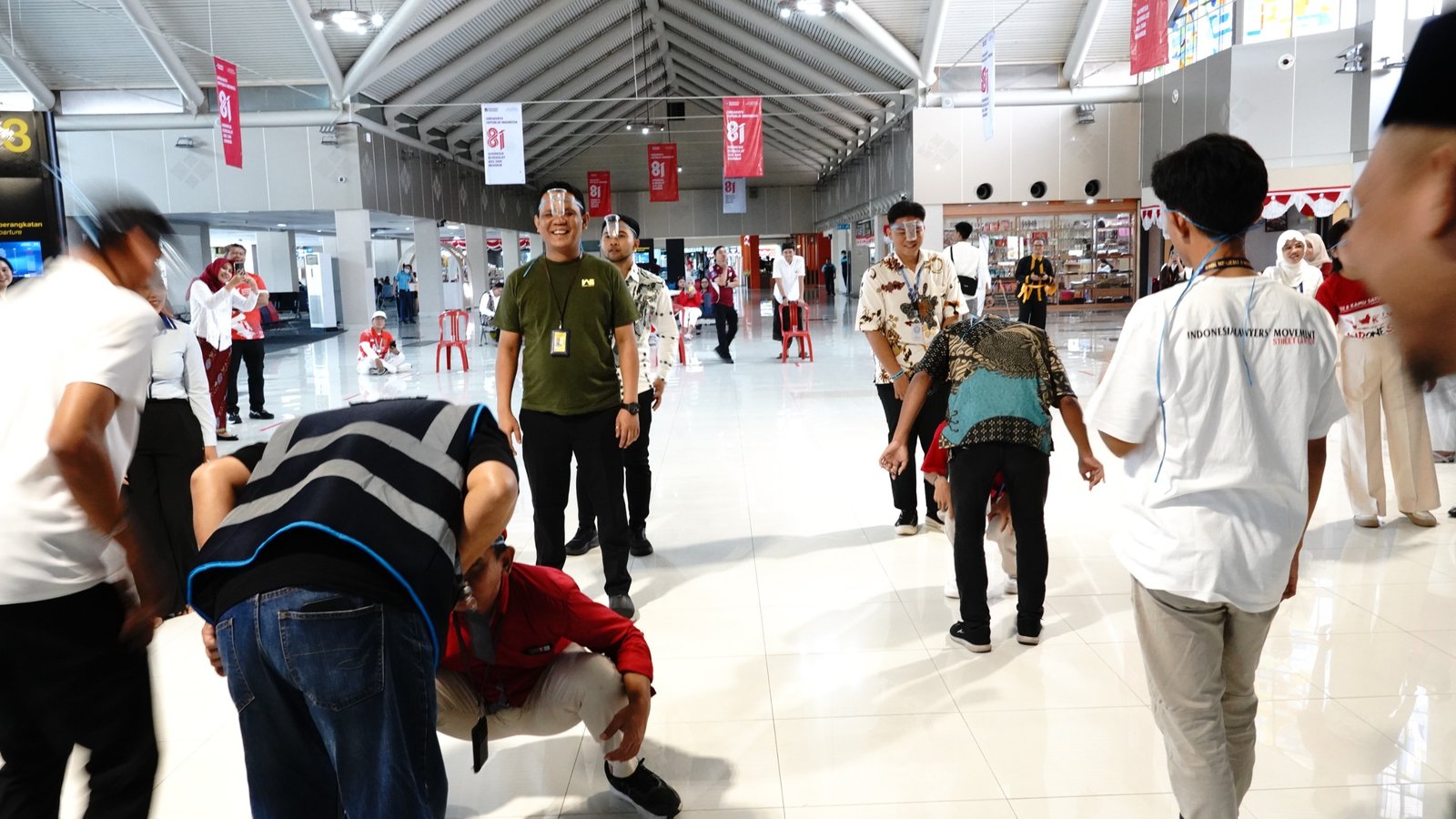 HUT Ke 81 RI di Bandara Samrat Meriah, Penumpang Diajak Bernostalgia Lewat Lomba dan Alunan Kolintang