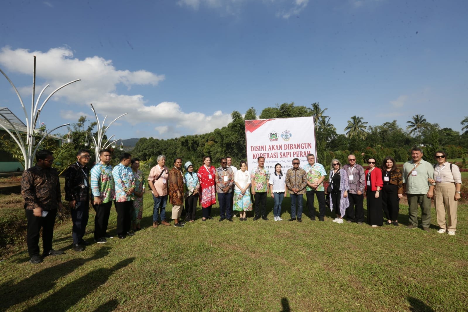 Berawal Dari  Ide Wali Kota Caroll Senduk, DubesSeychelles Beri Support  Tomohon Sentra Produksi Susu Sapi Terbesar