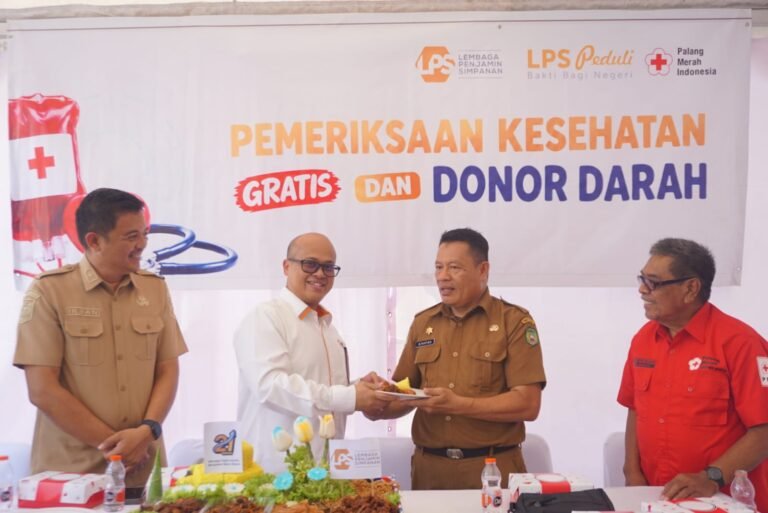 Tutup Rangkaian HUT ke 21, LPS Road Show Kesehatan Gratis dan Donor Darah di Palopo