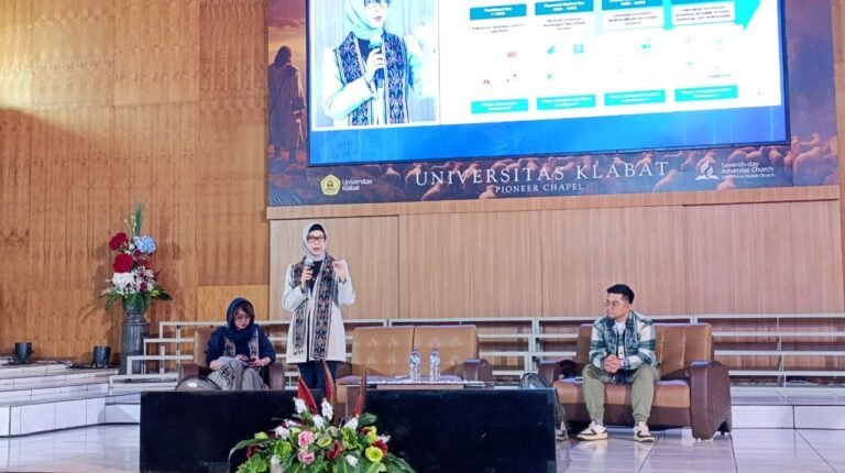 Direktur Human Capital Pegadaian jadi Dosen Dadakan di Unklab, Edukasi Investasi Emas ke 1200 Mahasiswa