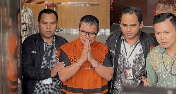 ROMPI ORANYE  KPK UNTUK ORANG NOMOR SATU BOLMUT