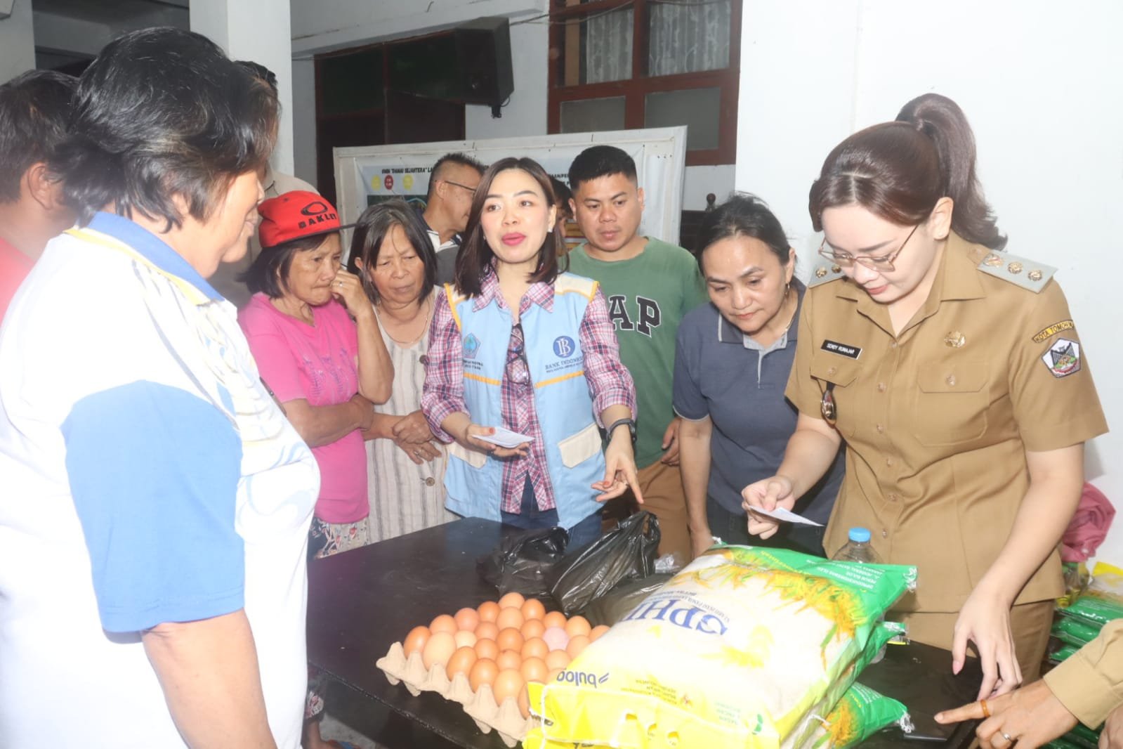 Bantu Salurkan Pangan Murah, Wakil Wali Kota Sendy Rumajar  Turun Langsung  di Lokasi Penjualan