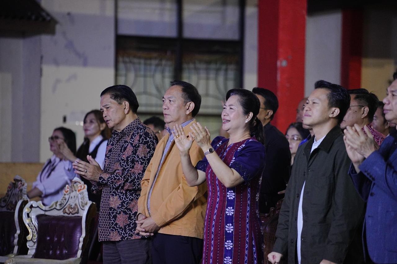 Tomohon Bersyukur, Tampilkan Ps. Dr. Fengky Maukar. Pemkot Gelar Kebaktian Kebangunan Rohani