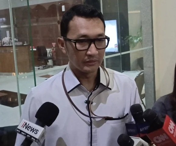 OTT KPK Membuka Tabir Proyek Jalan: Nasib Bupati Sirajudin Lasena dan 13 Orang Lain Menanti Ekspos Pimpinan