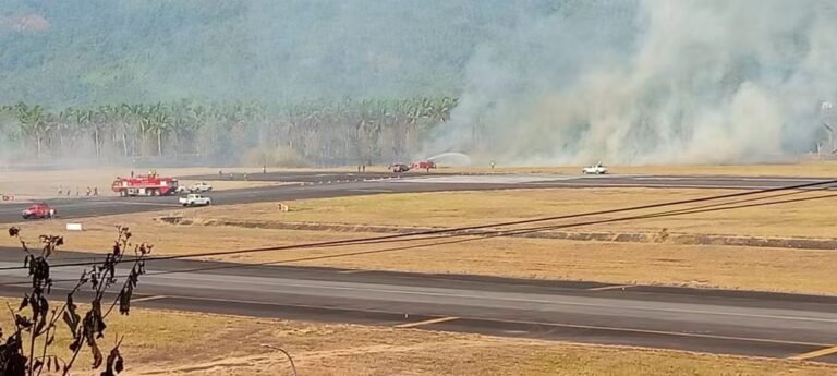 Rumput Dekat Runway 18 Terbakar, Bandara Sam Ratulangi ditutup Sementara Hingga Pukul 17.00 Wita